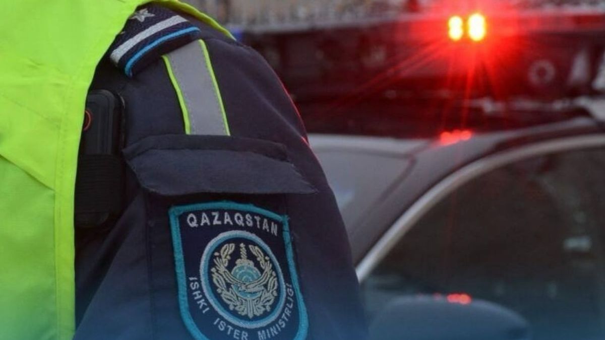 полиция қызметкері