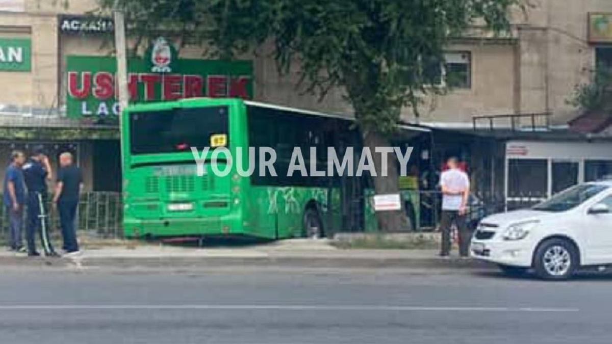 ДТП с автобусом в Алматы ДТП с автобусом в Алматы