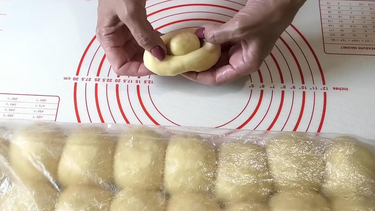 Приготовление булочек бриошь