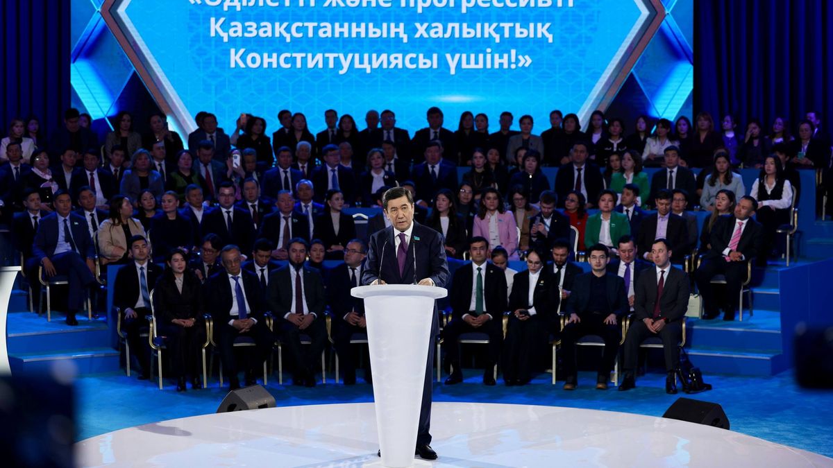 Заседание общественно-политических сил Казахстана