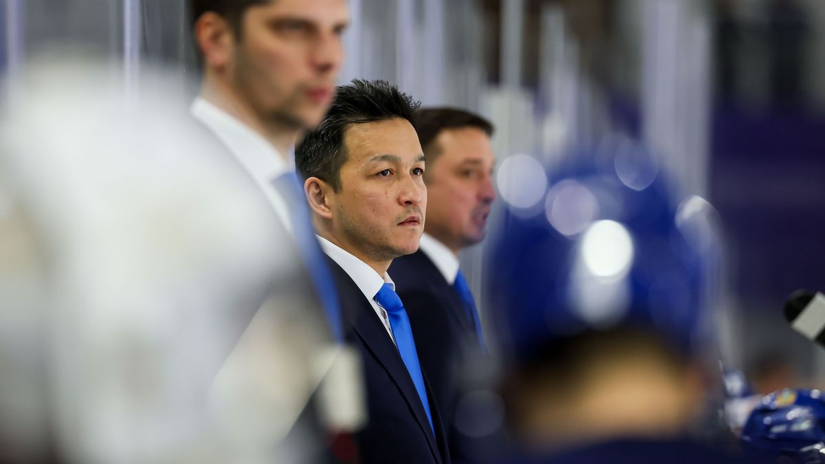 Главный тренер сборной Казахстана по хоккею Талгат Жайлауов