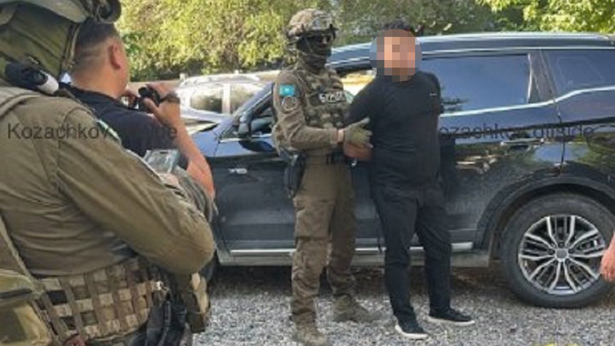 Сотрудника военкомата задержали в ВКО
