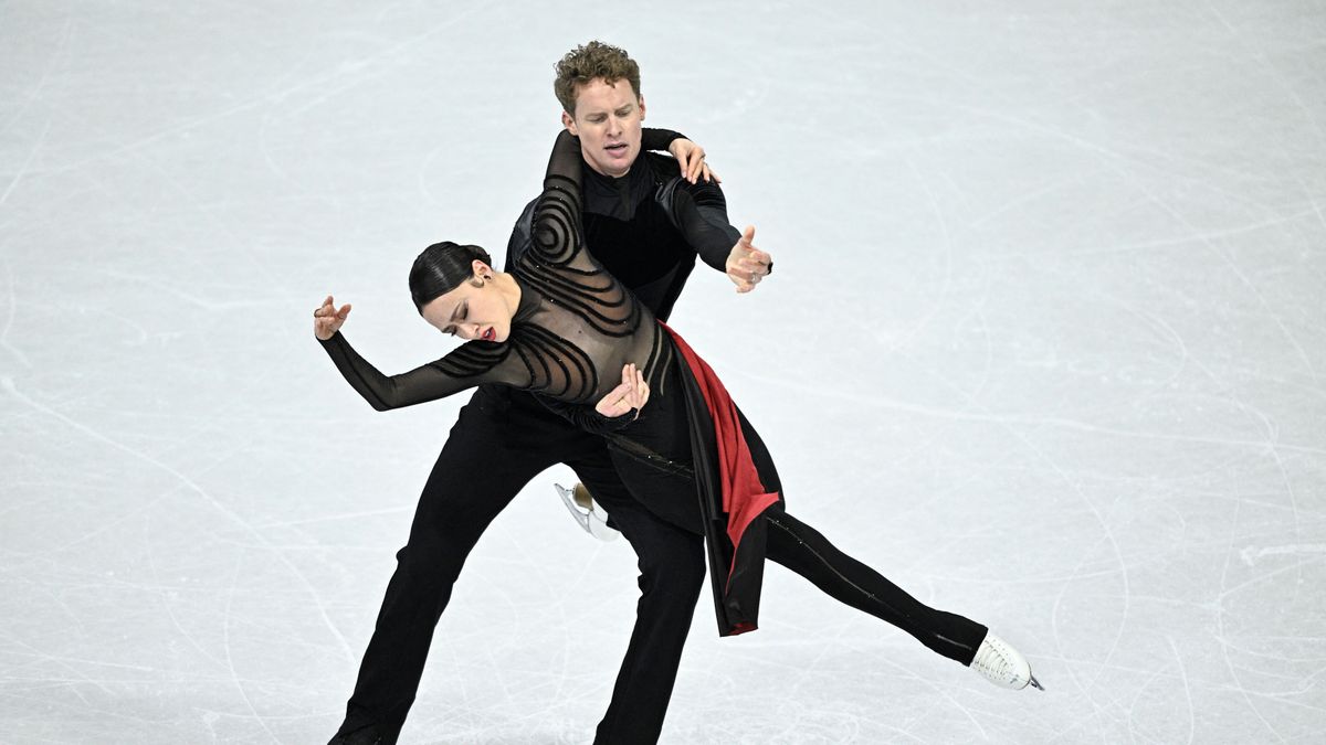 Американские фигуристы Мэдисон Чок и Эван Бейтс
