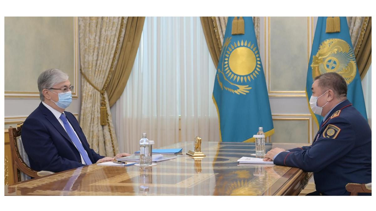 Президент пен ішкі істер министрі Президент пен ішкі істер министрі