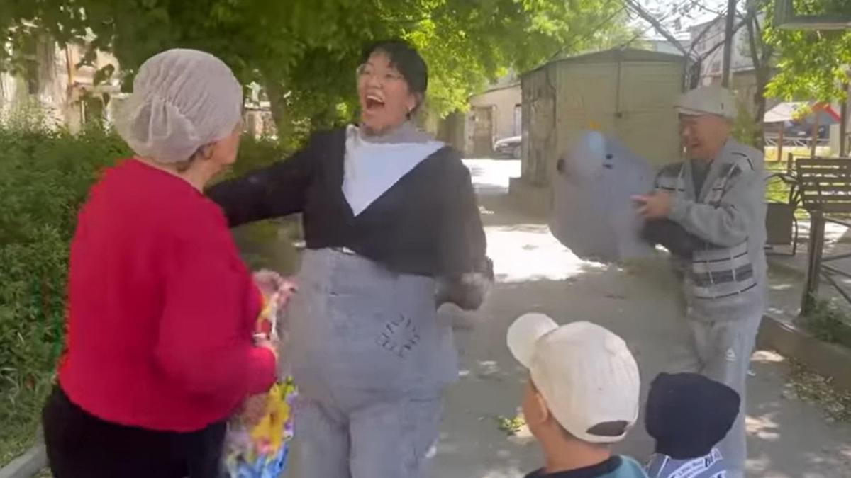 Әселдің ата-анасымен қауышқан сәті Әселдің ата-анасымен қауышқан сәті
