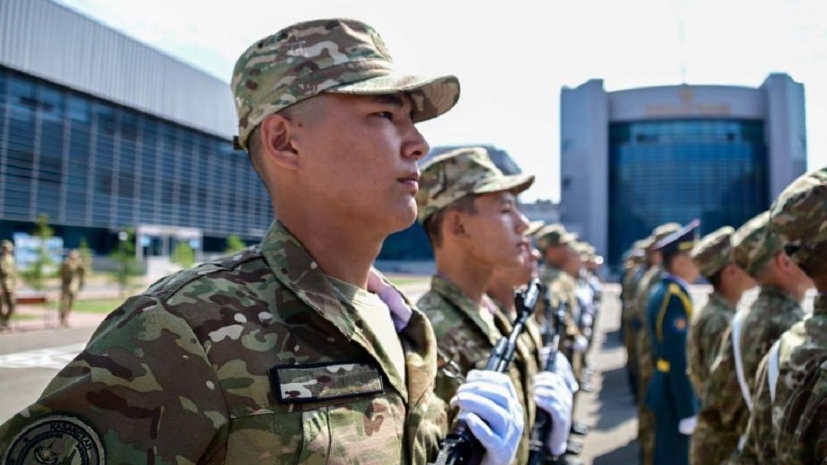 Военнослужащие
