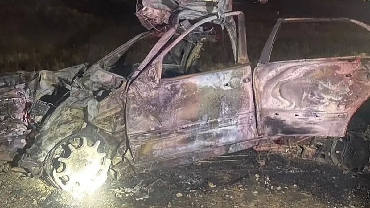 Сгоревший автомобиль