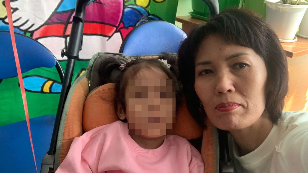 Адина с мамой