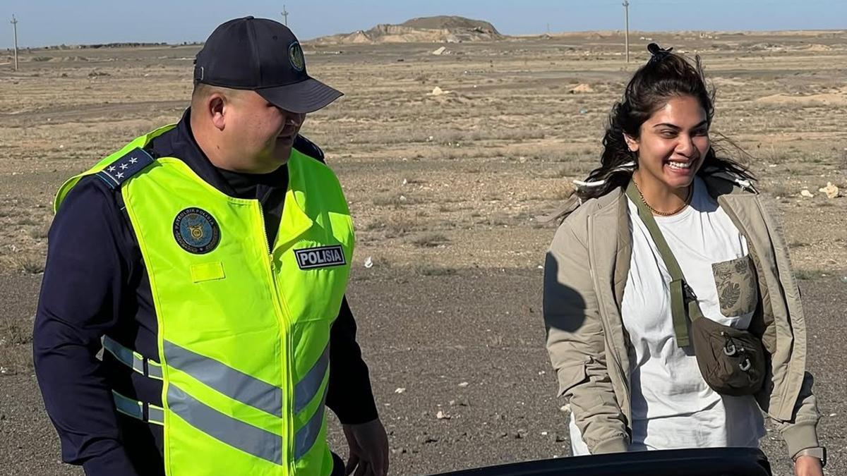 Полицейский и туристка