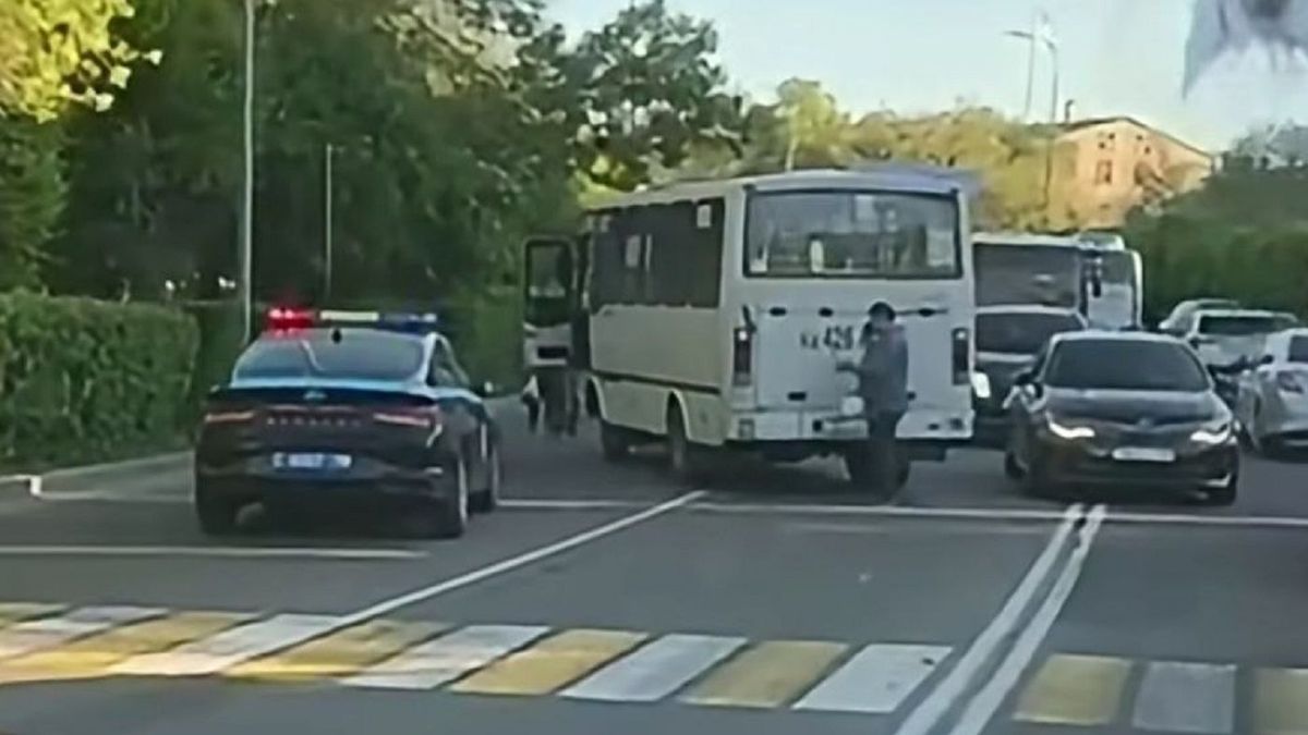 Автобус сбил женщину