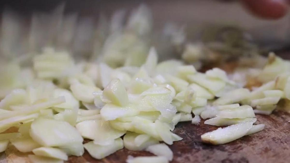 Нарезка чеснока