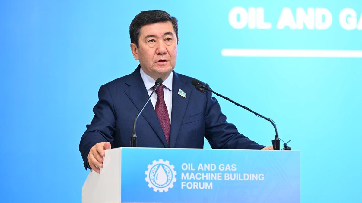 Кошанов доложил Токаеву о статусе закона "О президенте"