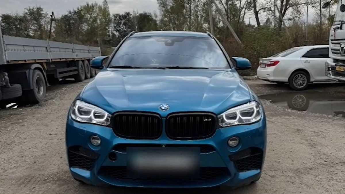 БМВ в Усть-Каменогорске