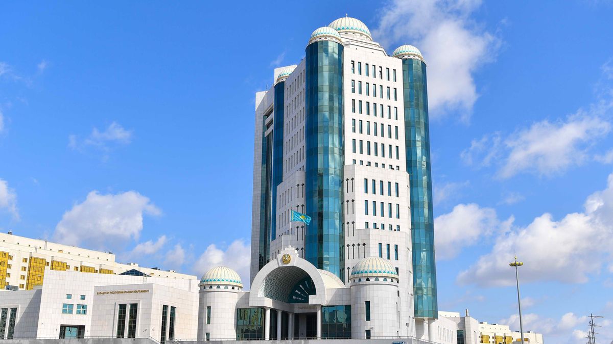 Здание сената парламента РК