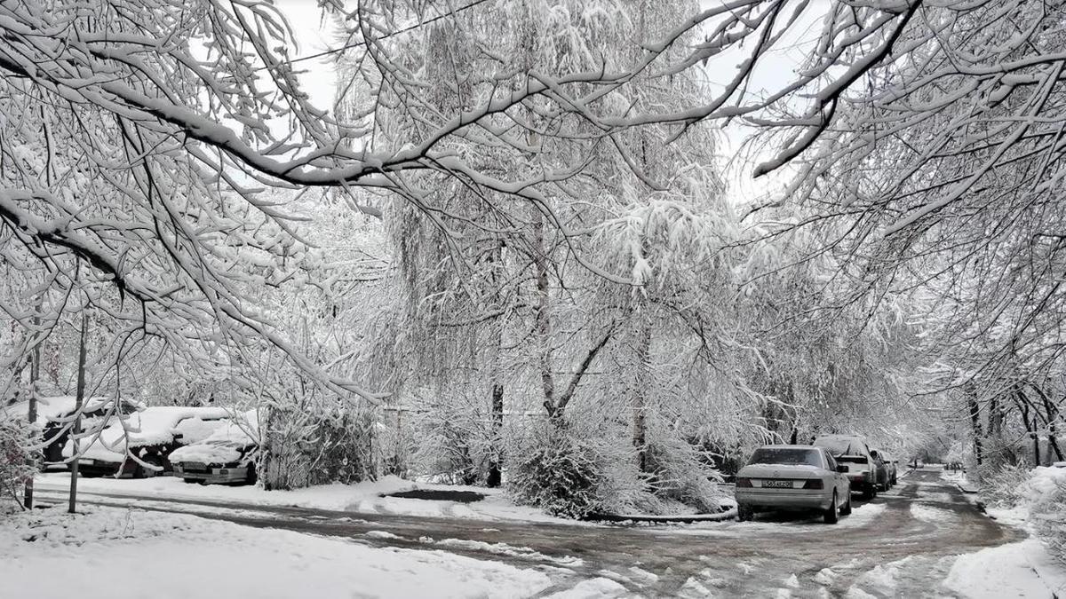 город в снегу