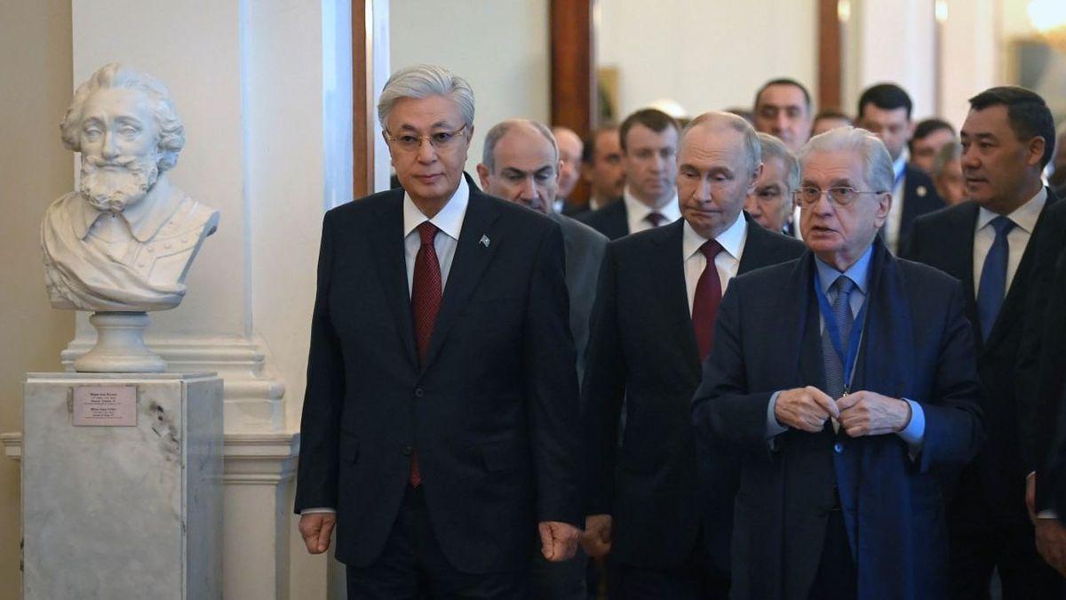 Касым-Жомарт Токаев и Владимир Путин в Эрмитаже