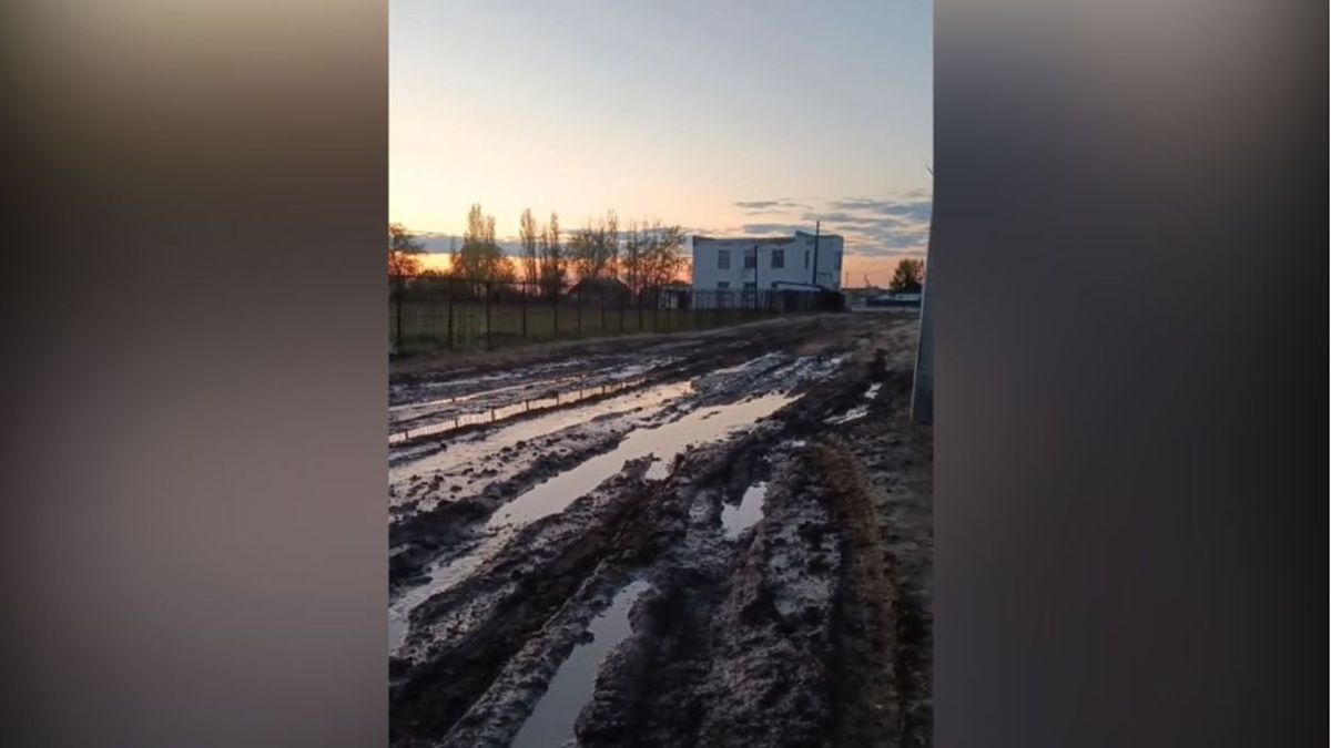 Атыраудағы Жаңаауыл ауылындағы жол