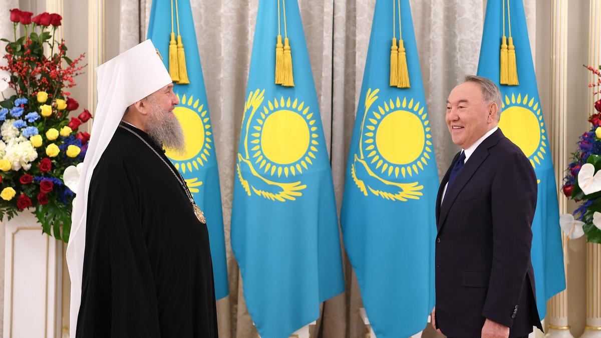 Нурсултану Назарбаеву была вручена высшая награда Православной Церкви Казахстана Нурсултану Назарбаеву была вручена высшая награда Православной Церкви Казахстана