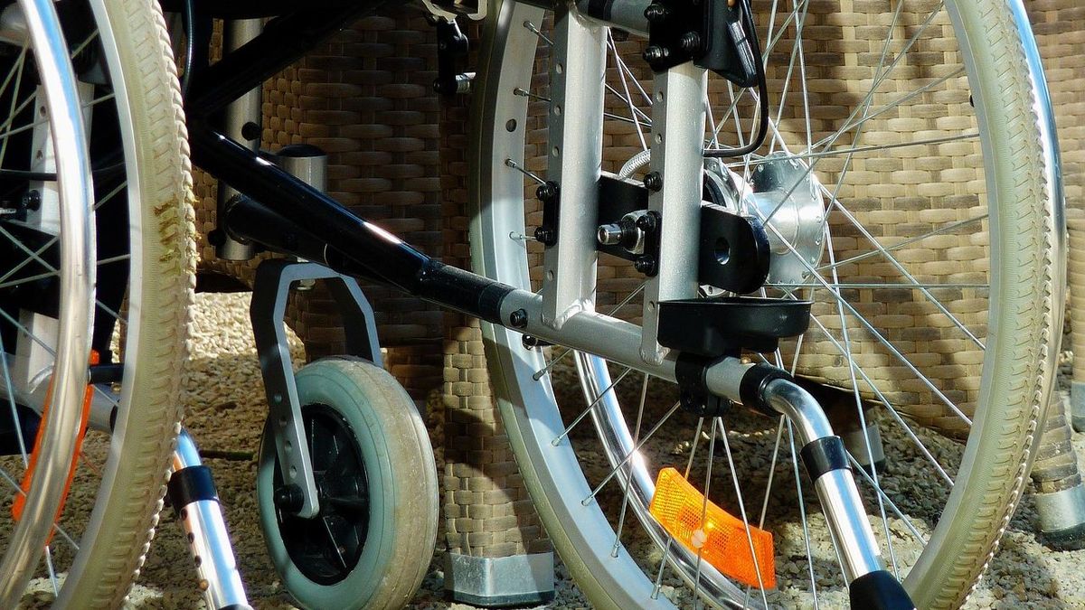 Инвалидное кресло