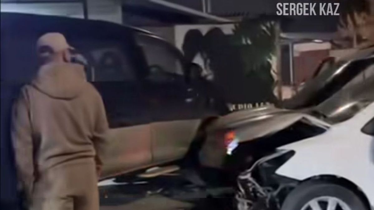 Авария с тремя авто в Алматы