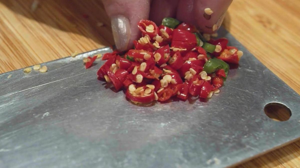 Мелко рубленный чили