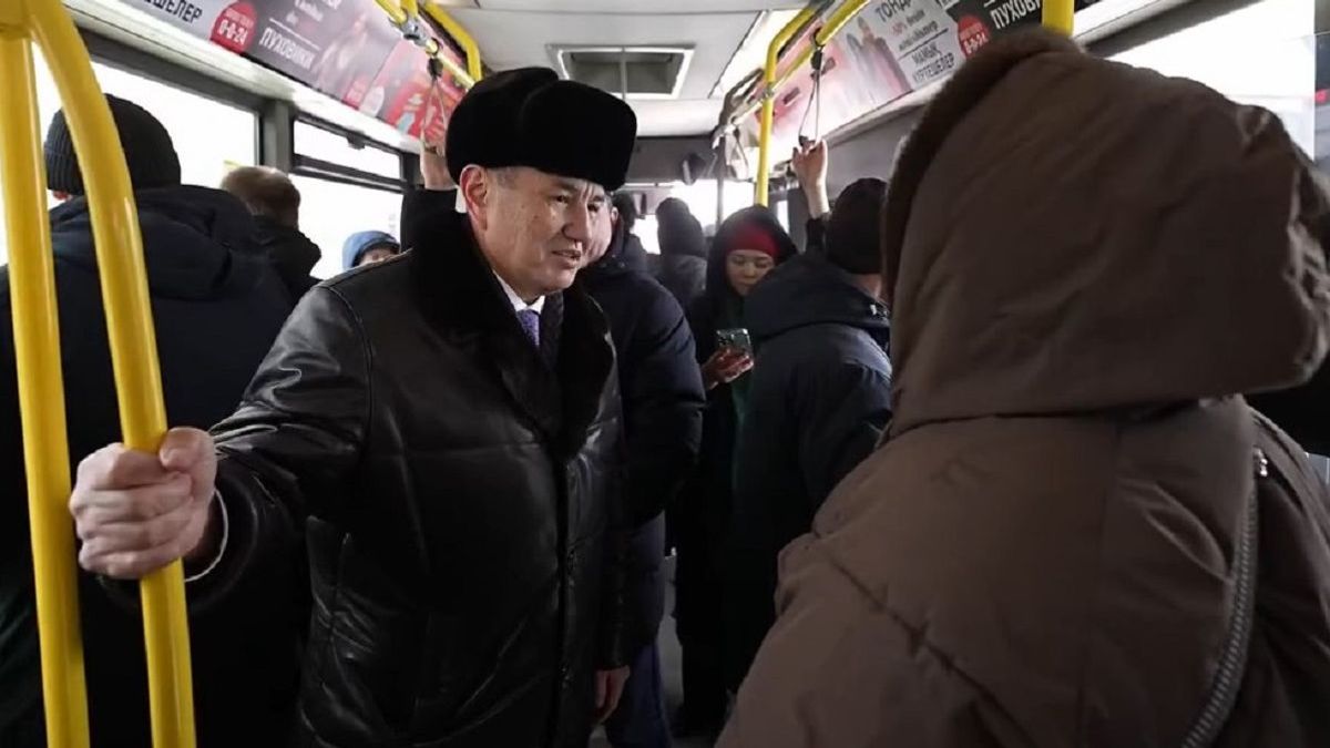 Нурымбет Сактаганов в автобусе