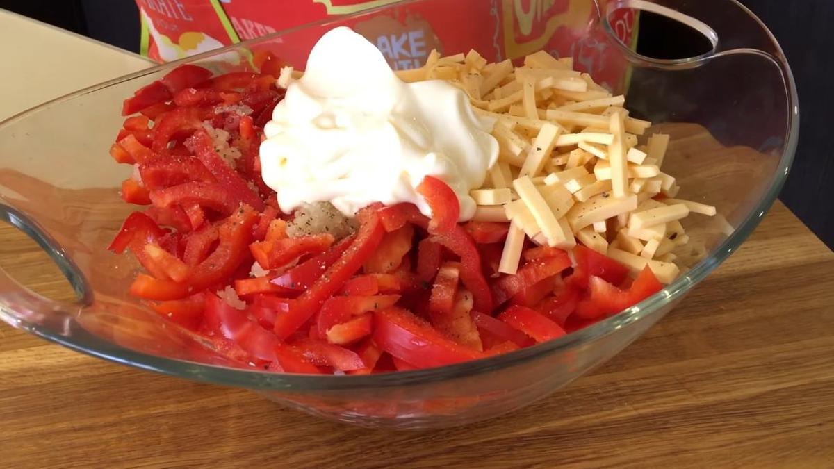 Майонез добавлен в салат