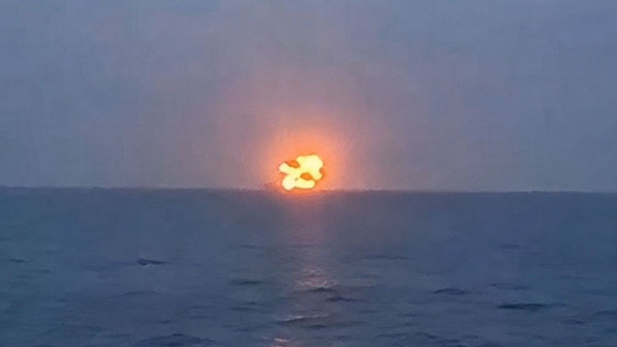 Танкер загорелся