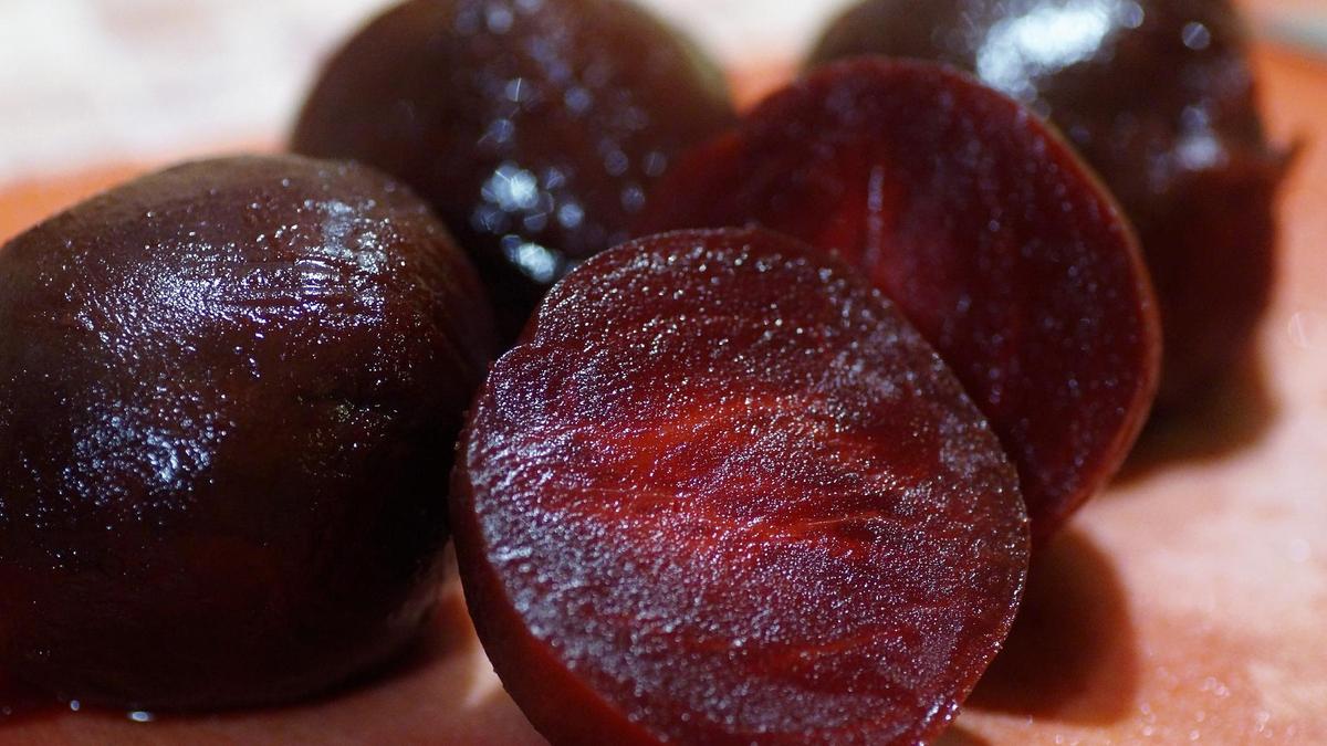 Готовая и очищенная свекла