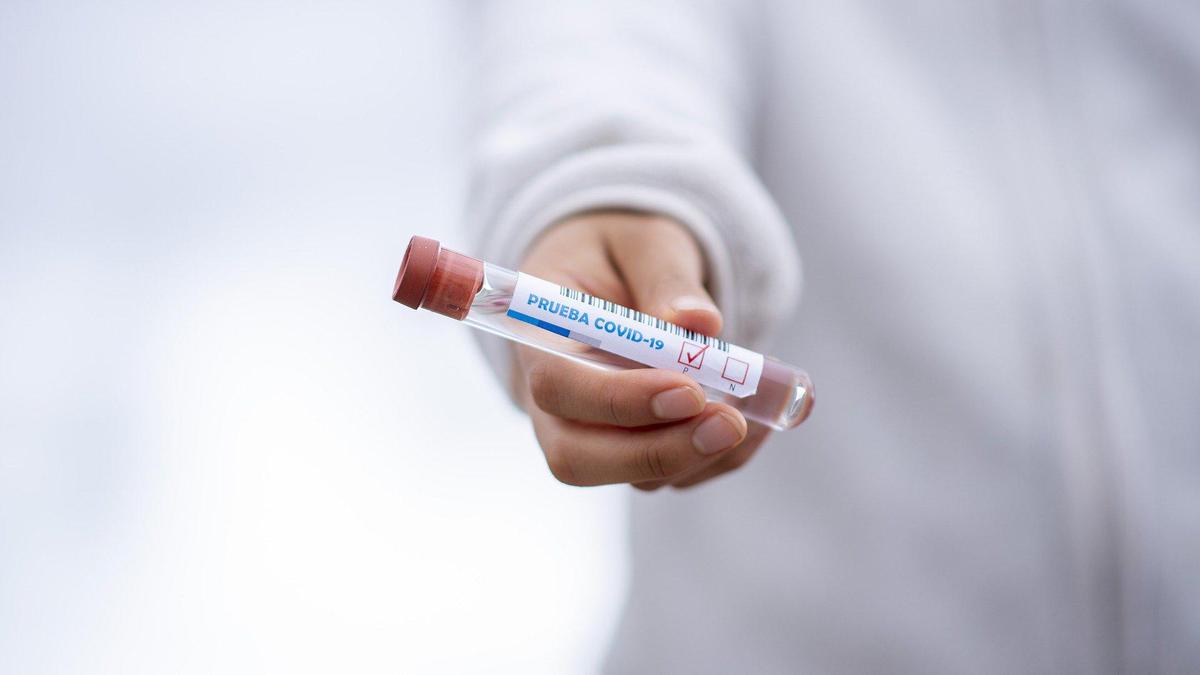 Фейк о "тайной вакцинации" с помощью ПЦР-тестов появился в Казнете