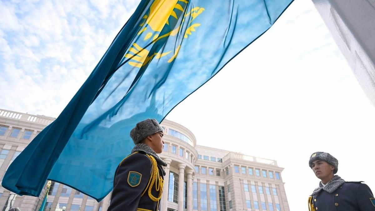 Поднятие флага