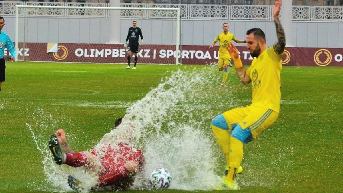 "Не футбол, а издевательство": тренер "Астаны" раскритиковал матч в Туркестане