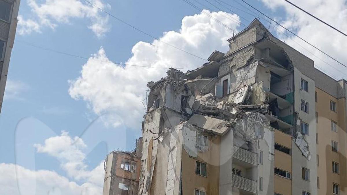 Разрушенный дом после взрыва