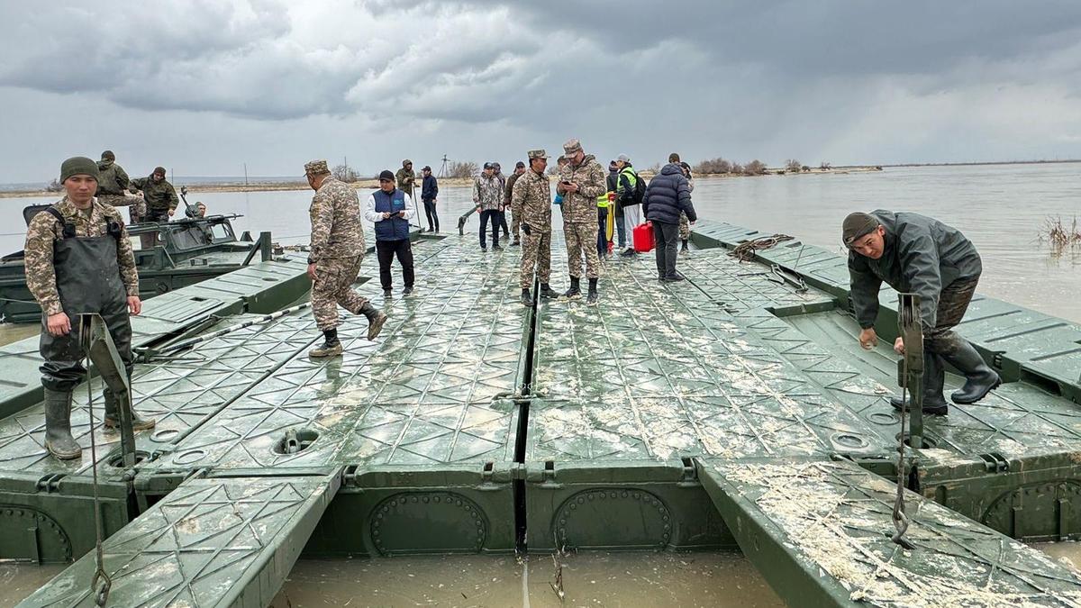 әскери жылжымалы көпір