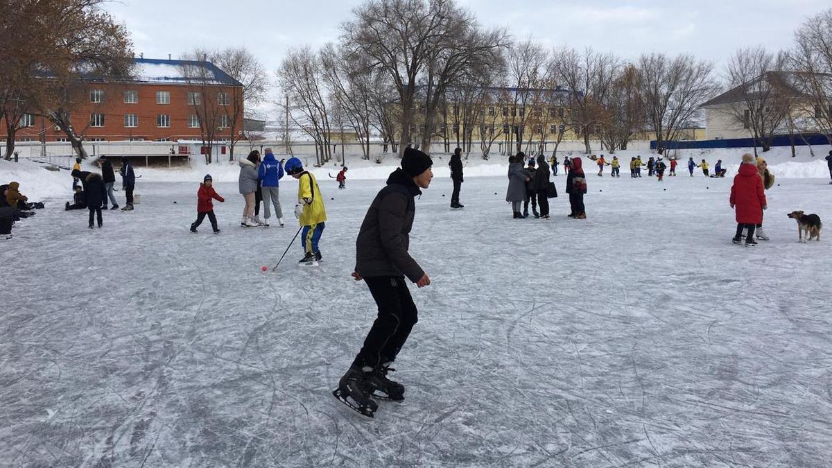 В Уральске дали старт массовым катаниям на коньках