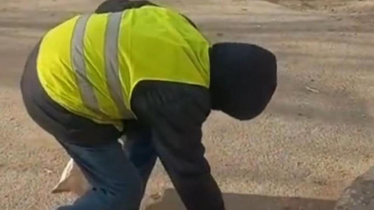 Осужденный к общественным работам.