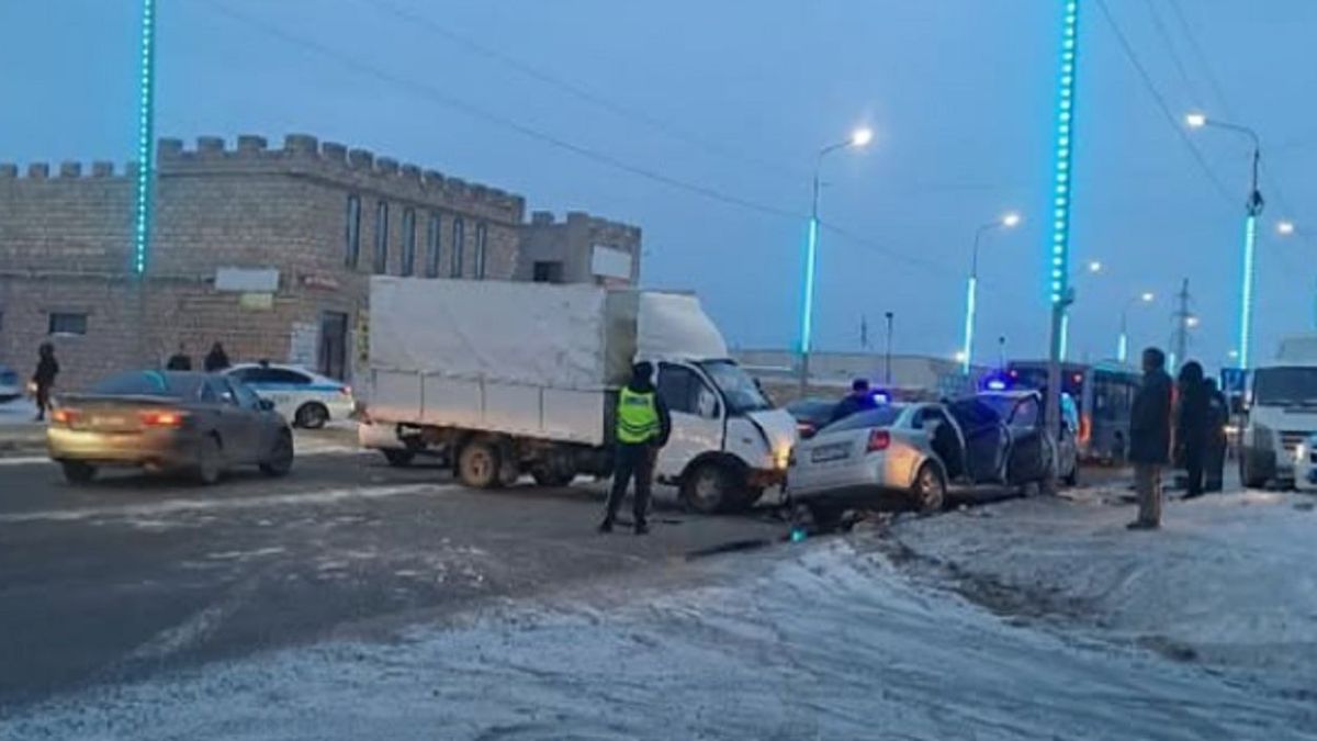Автомобили попали в аварию