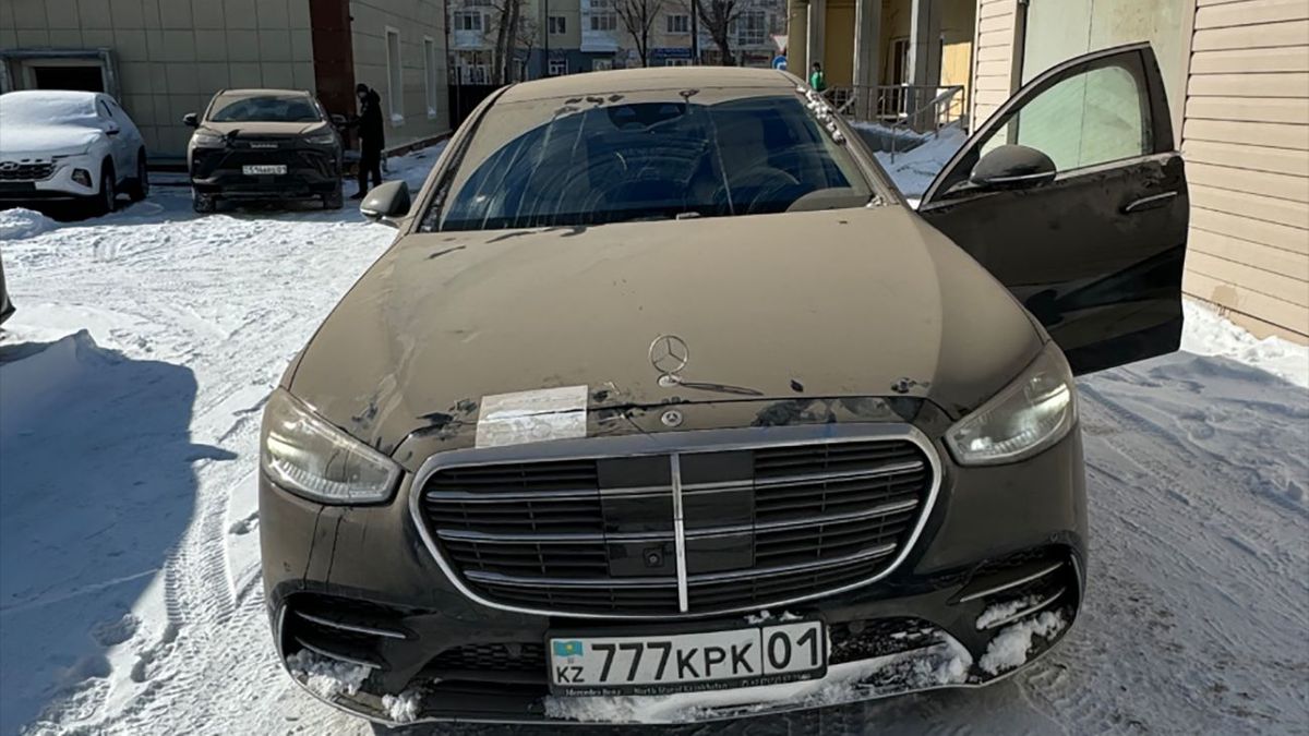 Конфискованный у Перизат Кайрат Mercedes за 79 млн тенге передали госорганам на торгах