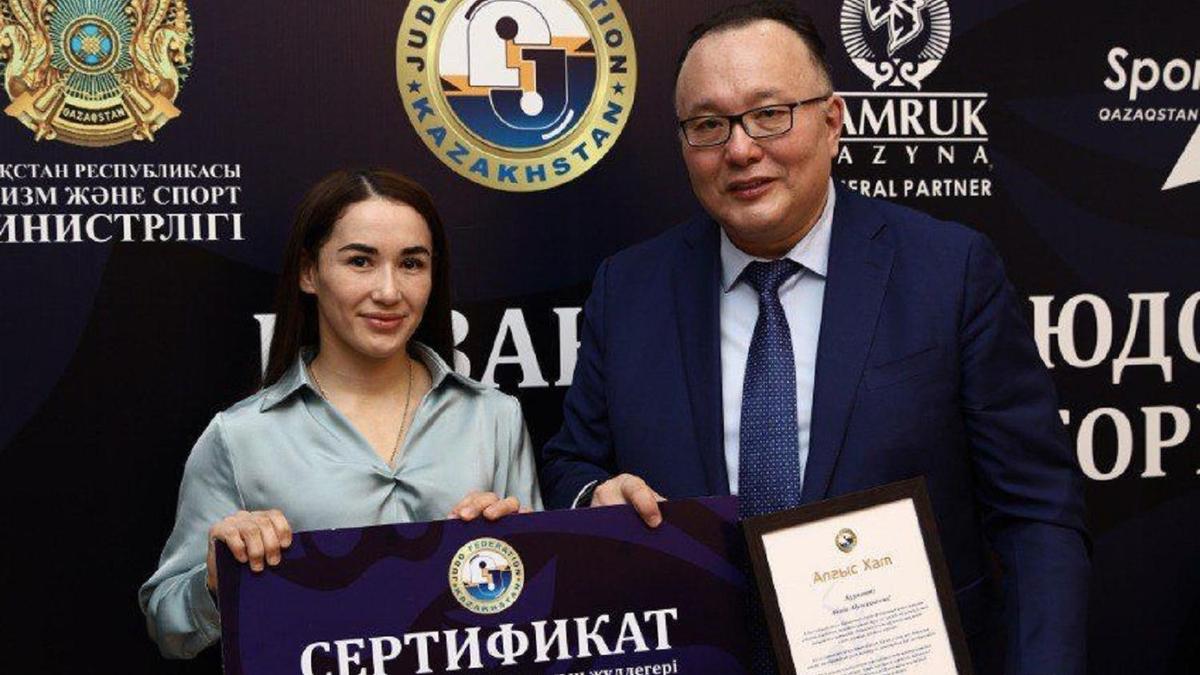 Әбиба Әбужақынова Әбиба Әбужақынова