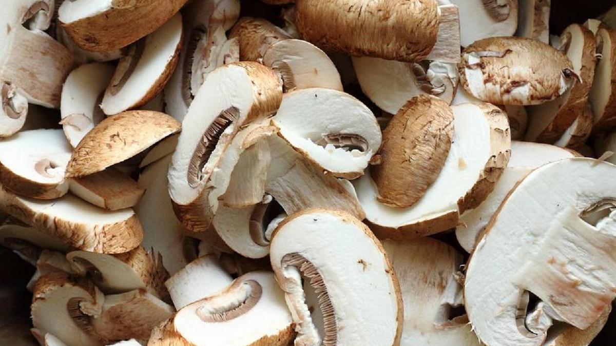 Нарезанные шампиньоны