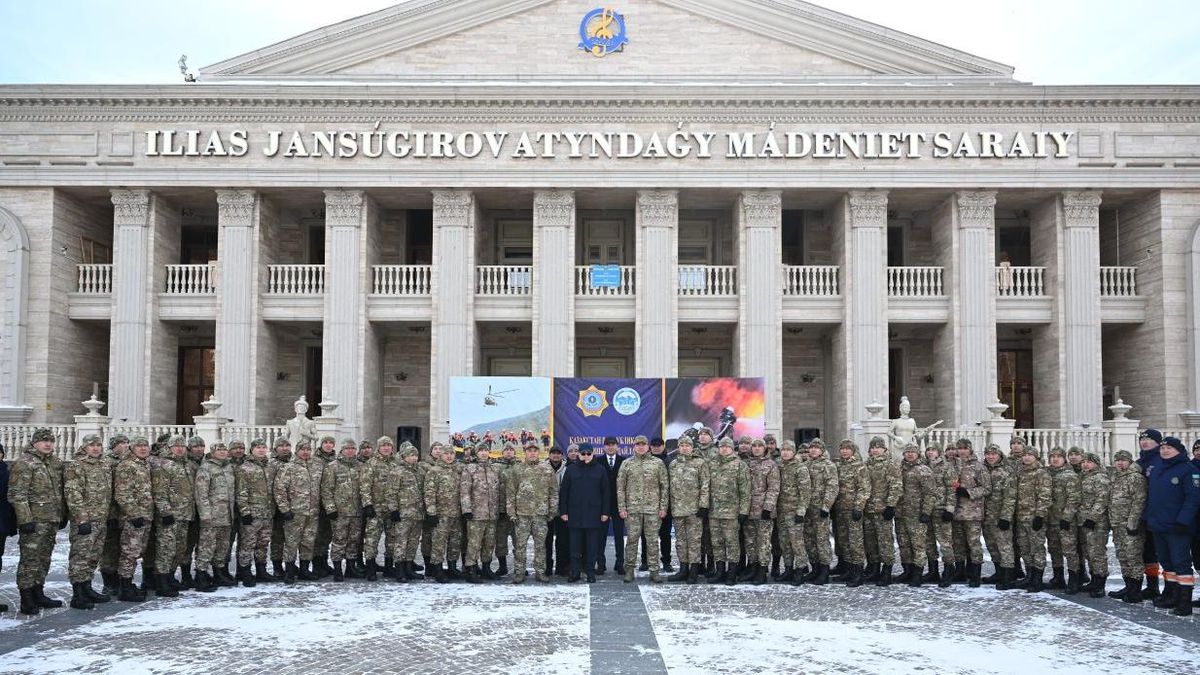 Вручение спасателям ключей от современной спецтехники