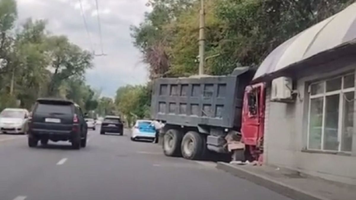 Жол-көлік оқиғасы болған жер.