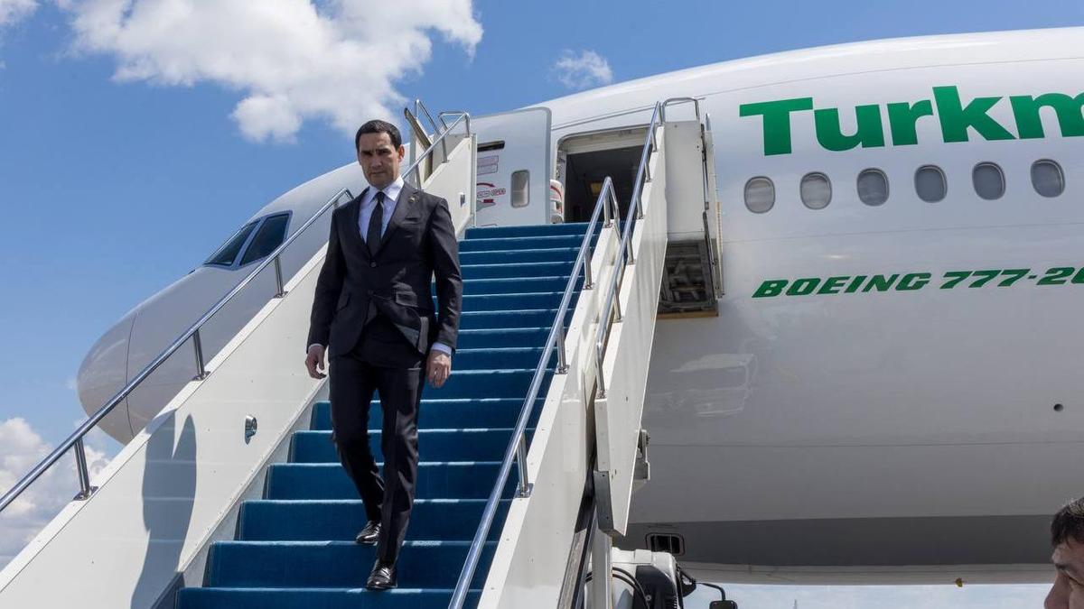 Президент Туркменистана прибыл в Астану Президент Туркменистана прибыл в Астану