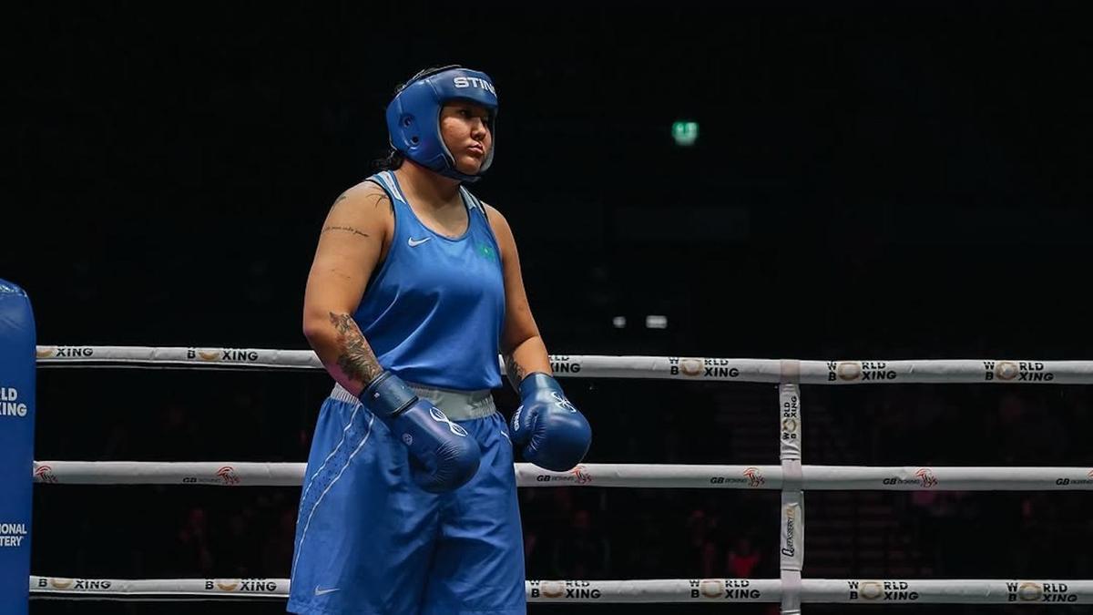 Казахстанская девушка-боксер Елдана Талипова