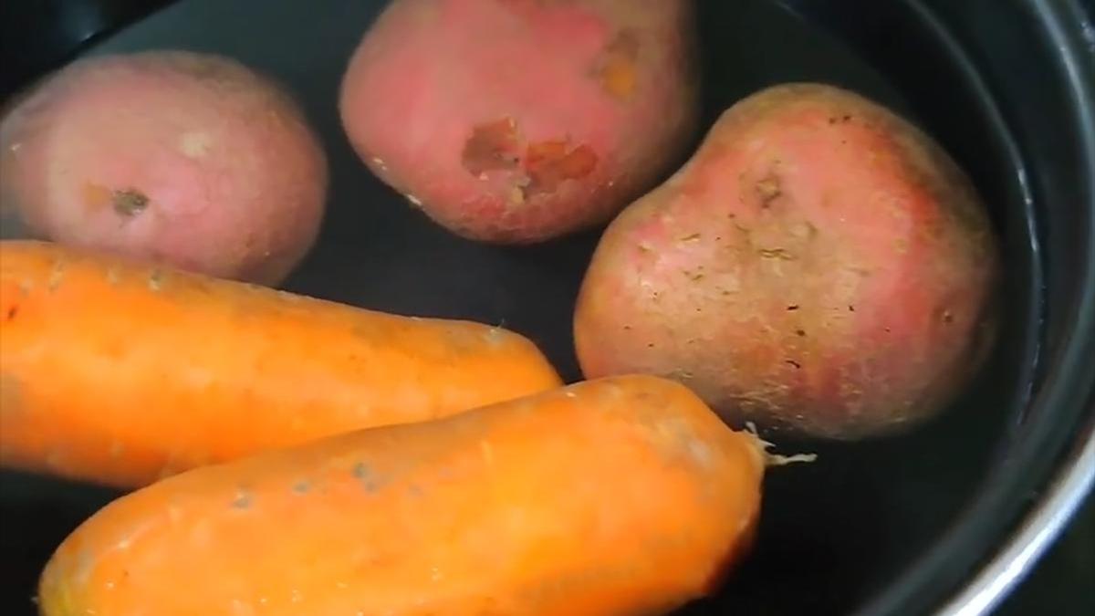 Овощи в кастрюле