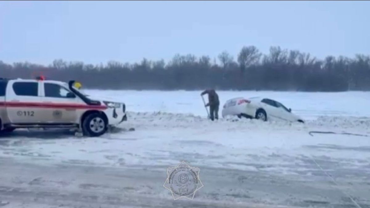 Авто съехало в кювет