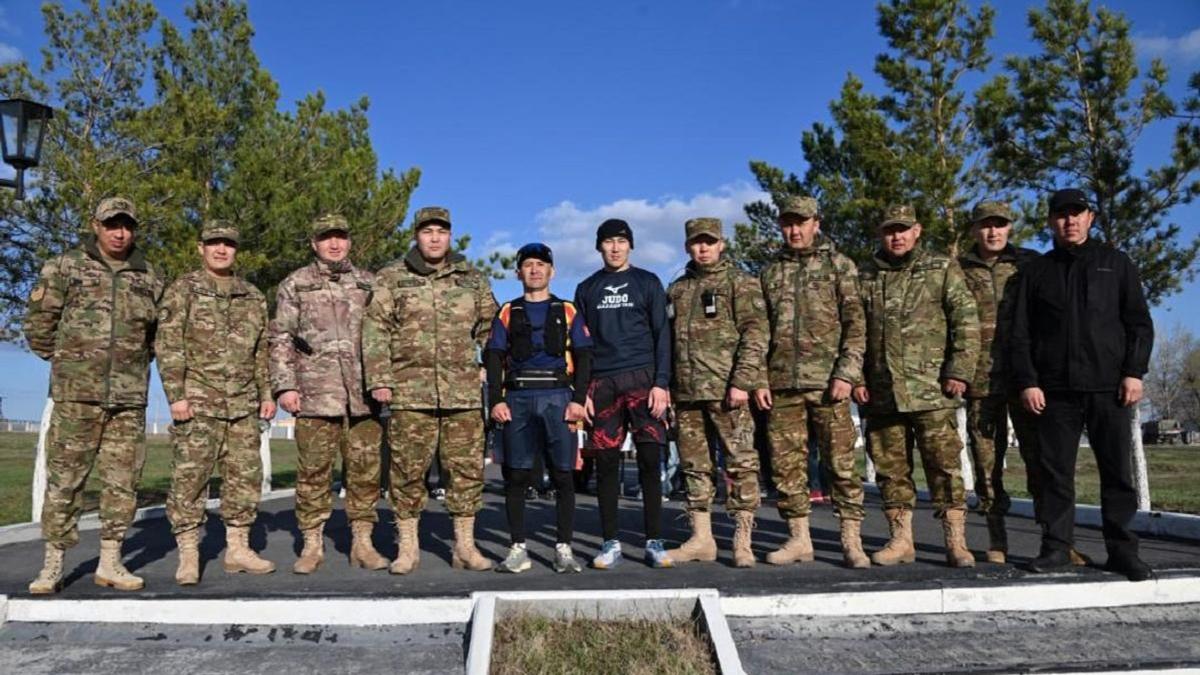 Тимур Ержанов и сослуживцы Тимур Ержанов и сослуживцы
