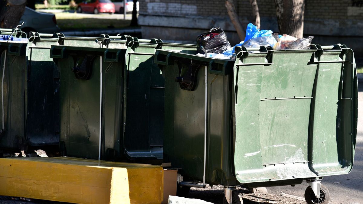 Мусорные баки