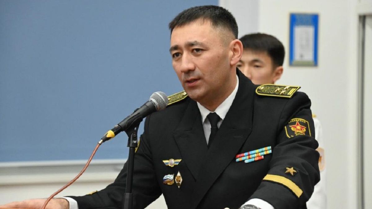 Каспийдегі қайғылы оқиғадан кейін Қазақстан Әскери-теңіз күштері бас қолбасшысының бірінші орынбасары Данияр Хайрушев ұсталды