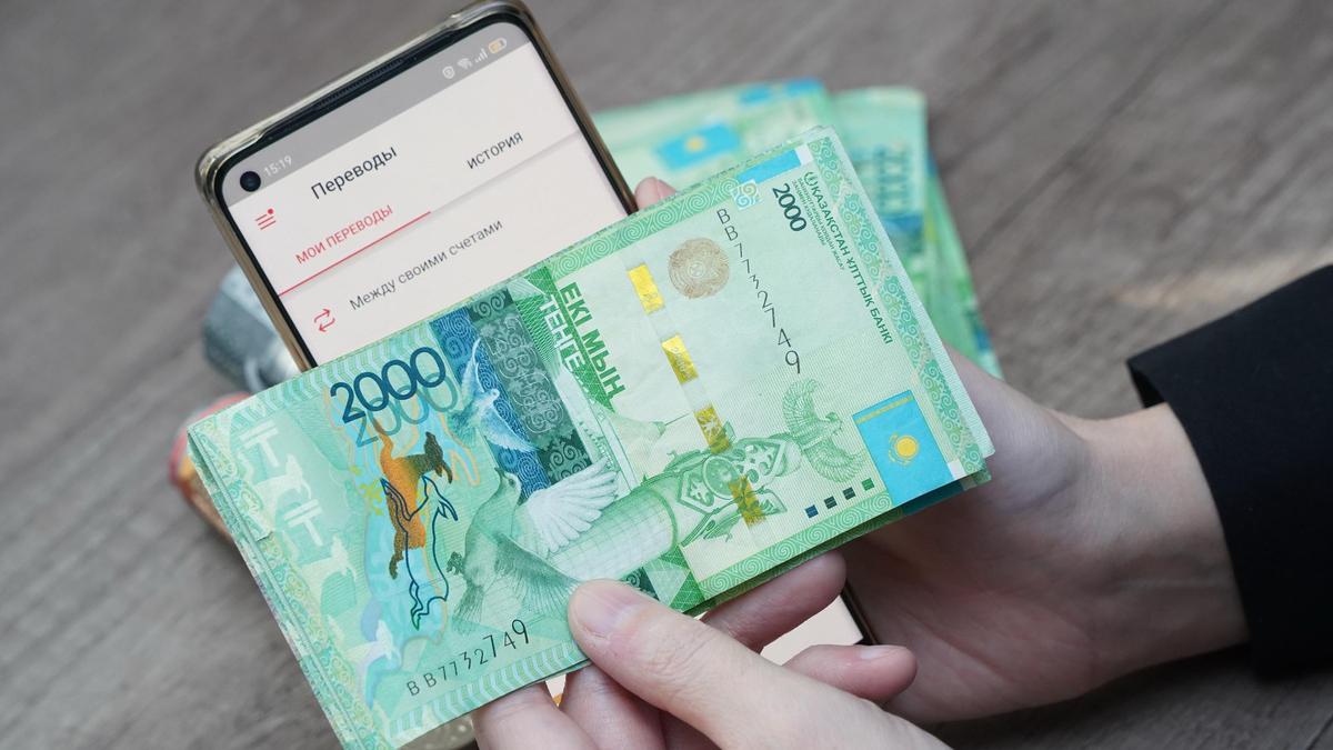 Смартфон и деньги